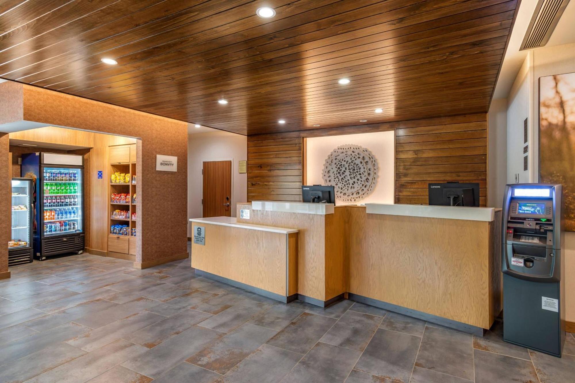 Fairfield Inn & Suites By Marriott Хелен Экстерьер фото